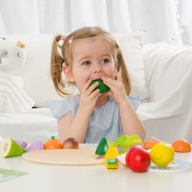 CLASSIC-WORLD-Wooden-Velcro-Fruit-Chopping-Set-2