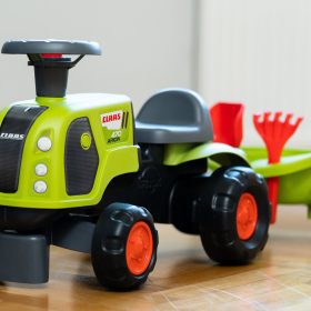 FALK-Claas-470-Arion-Ride-on-Green-with-Trailer-Sand-Kit-1
