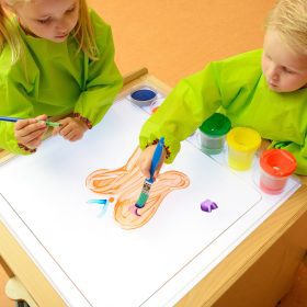MASTERKIDZ-Sensory-Frame-LED-Panel-Transparent-Painting-Tray-2