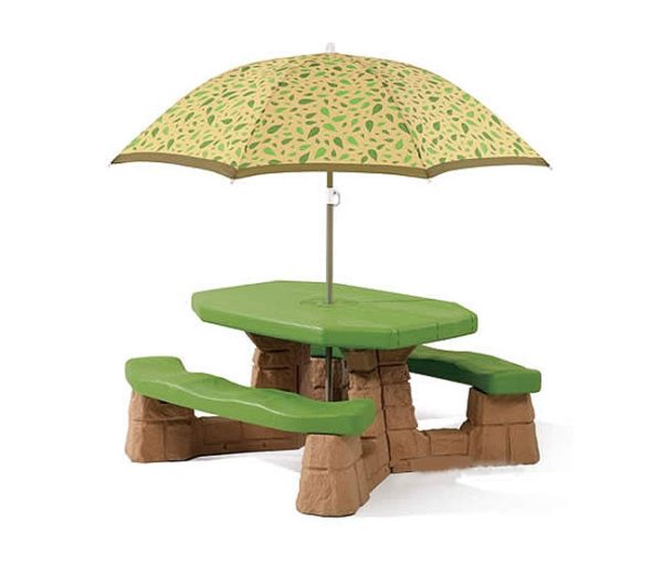 STEP2 Table - Picnic table with umbrella