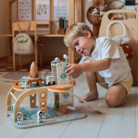 TOOKY-TOY-Wooden-Space-Parking-Space-Station-1