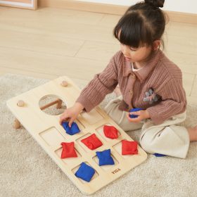 Viga-2-in-1-Skill-Game-Tic-Tac-Toe-Cornhole-Throw-to-the-Target-1