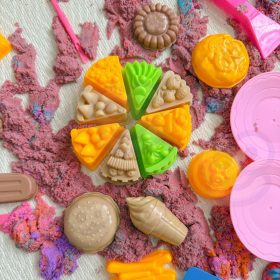 WOOPIE-Kinetic-Sand-6-Colors-1.2-kg-Restaurant-Table-Set-with-Molds-1