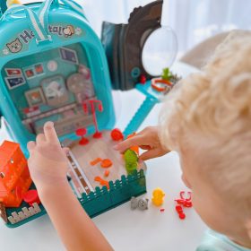 WOOPIE-Little-Veterinarian-Set-3in1-House-in-a-Backpack-Dog-1