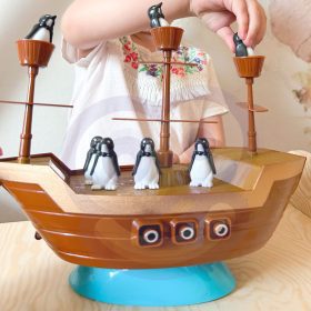 WOOPIE-Penguin-Pirate-Ship-Arcade-Game-2