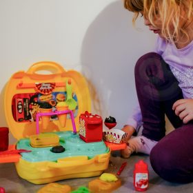 WOOPIE-Play-Doh-Snack-Making-Kit-1