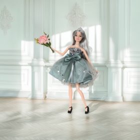 WOOPIE-ROYAL-Emi-Doll-in-an-Elegant-Tulle-Dress-with-a-Bow-and-Bouquet-2