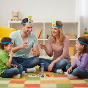 WOOPIE-Word-Game-Guess-Who-Am-I-For-2-Players-1