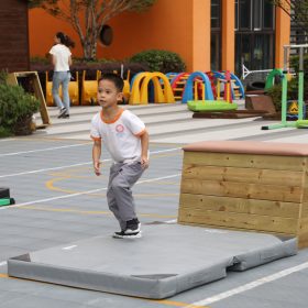 CLASSIC-WORLD-EDU-Two-piece-Foldable-Protective-Gymnastics-Mat-1