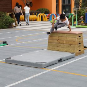 CLASSIC-WORLD-EDU-Two-piece-Foldable-Protective-Gymnastics-Mat-2
