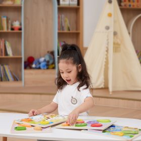VIGA-Wooden-Puzzle-Montessori-2-in-1-Figures-Farm-3