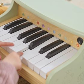 Viga-Green-Piano-Learning-to-Play-2