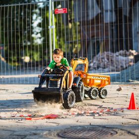 FALK-Case-IH-Backhoe-Tractor-Orange-with-Trailer-Movable-Bucket-for-3-7-Years-3