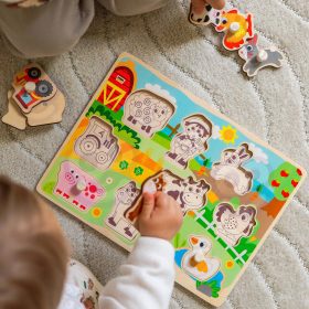 WOOPIE-GREEN-Wooden-Montessori-Puzzle-Farm-with-Matching-Pins-1