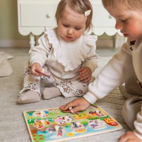 WOOPIE-GREEN-Wooden-Montessori-Puzzle-Farm-with-Matching-Pins-3